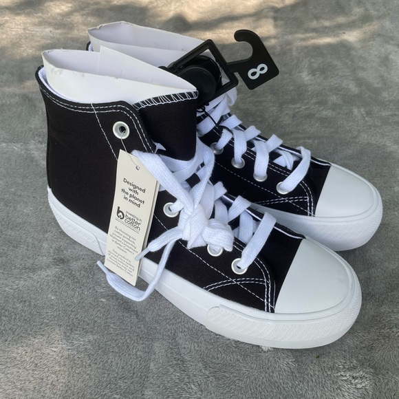No Boundaries Shoes - NWT No Boundaries Women’s Platform Hi-Top Sneakers with Memory Foam
